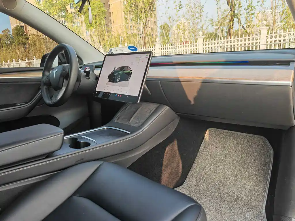 Tesla Model Y 2022 — фото 10