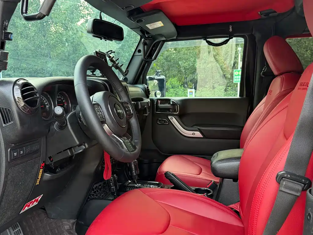 Jeep Wrangler 2014 — фото 14