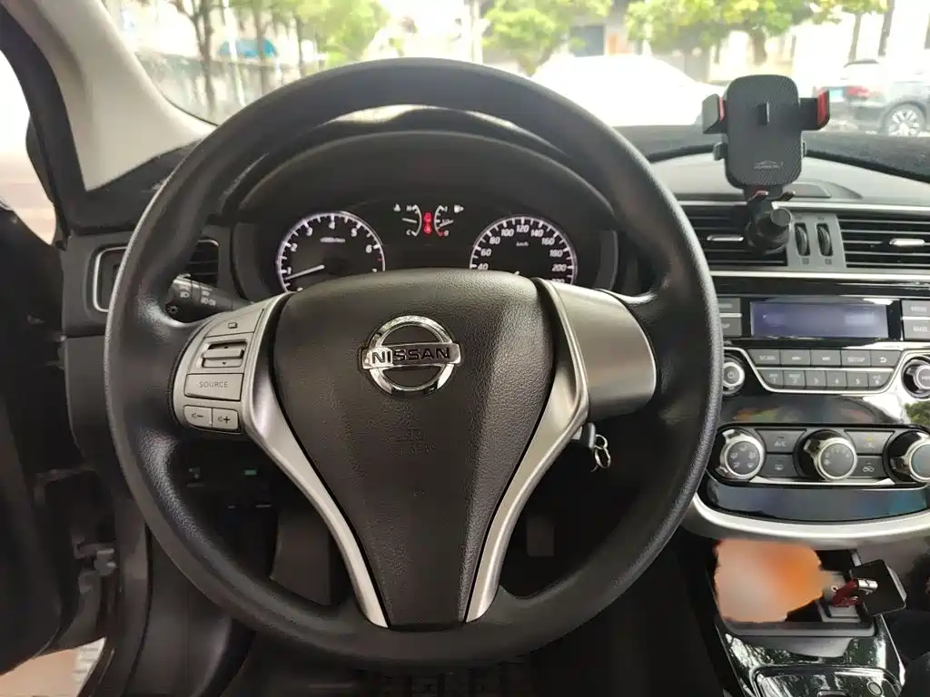 Nissan Tiida 2018 — фото 3