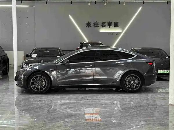 Tesla Model 3 2020