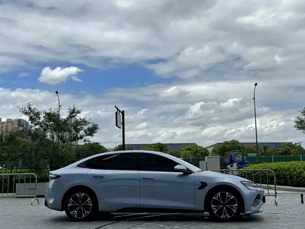 BYD Seal 2023