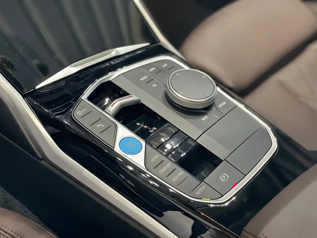 BMW i3 2024 — фото 10