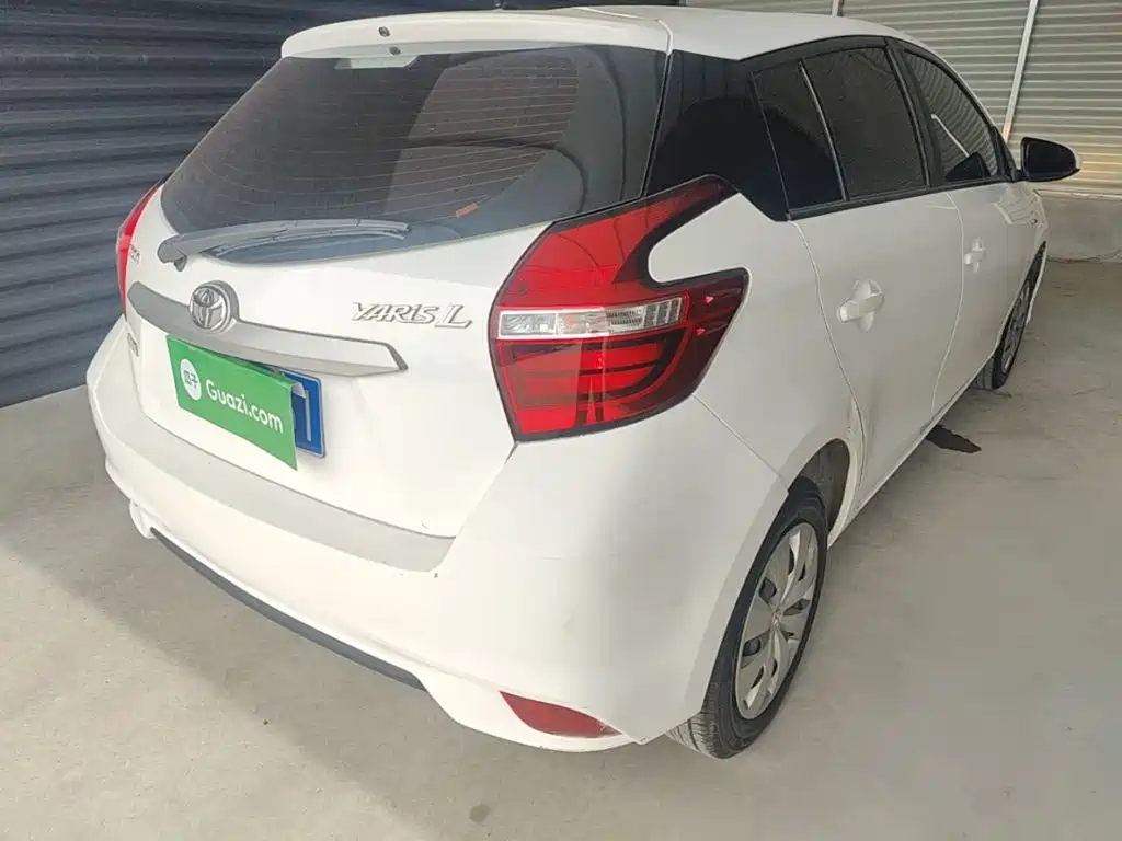 Toyota Yaris L 2017 — фото 8