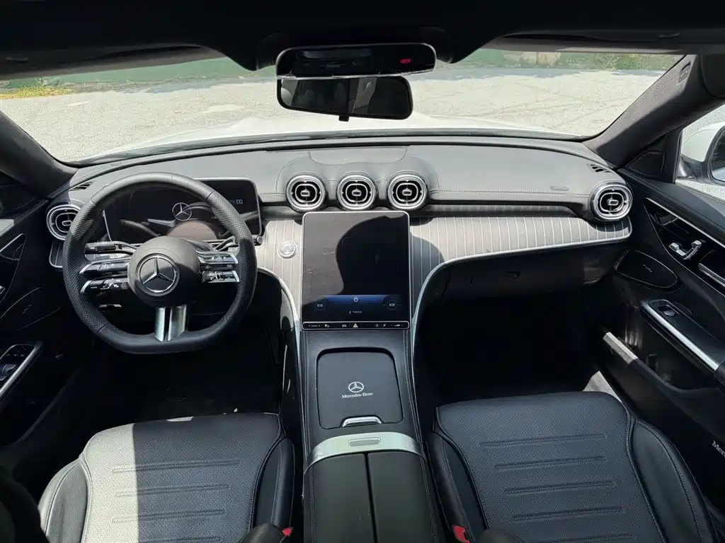Mercedes-Benz C-Class 2023 — фото 6