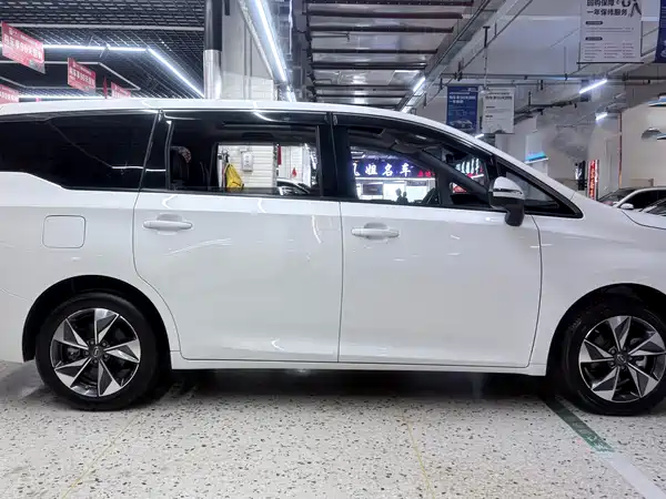 GAC Trumpchi M6 2022