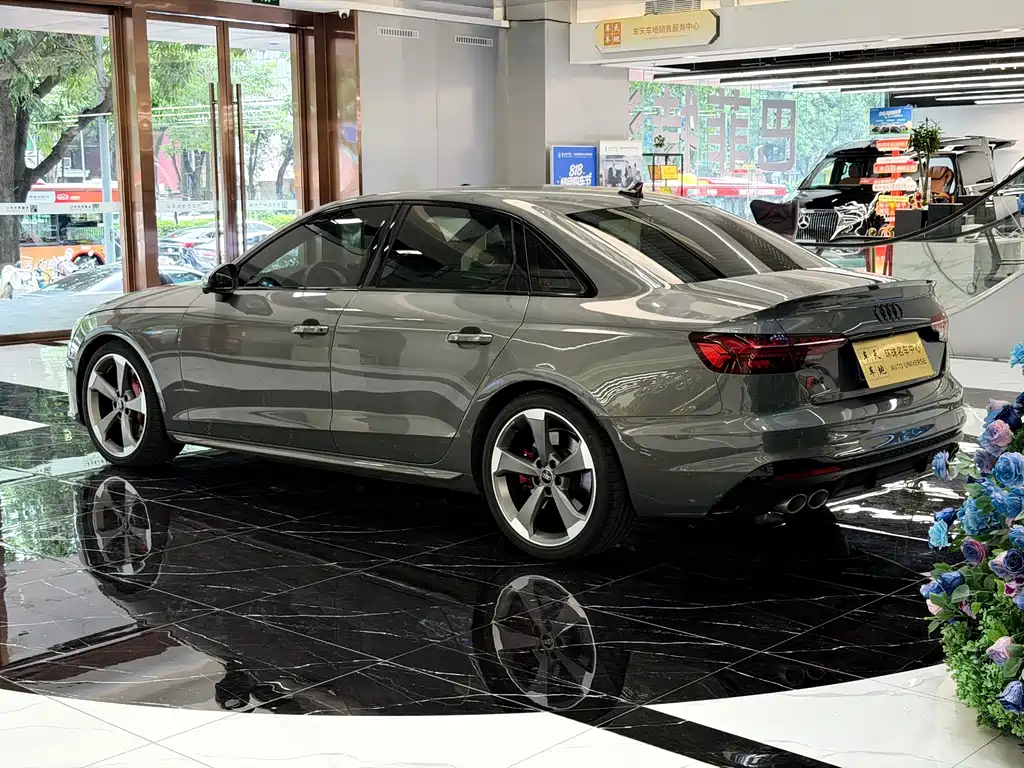 Audi S4 2023 — фото 10