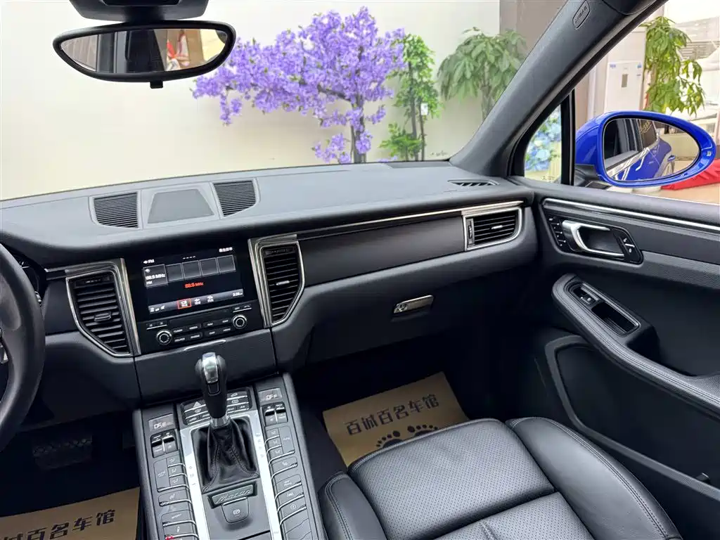 Porsche Macan 2018 — фото 15
