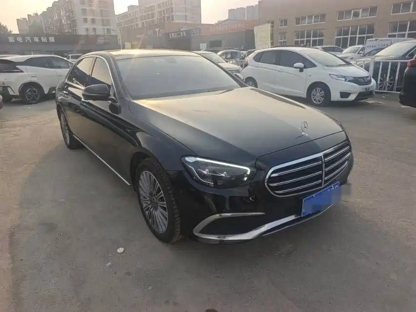 Mercedes-Benz E-Class 2022