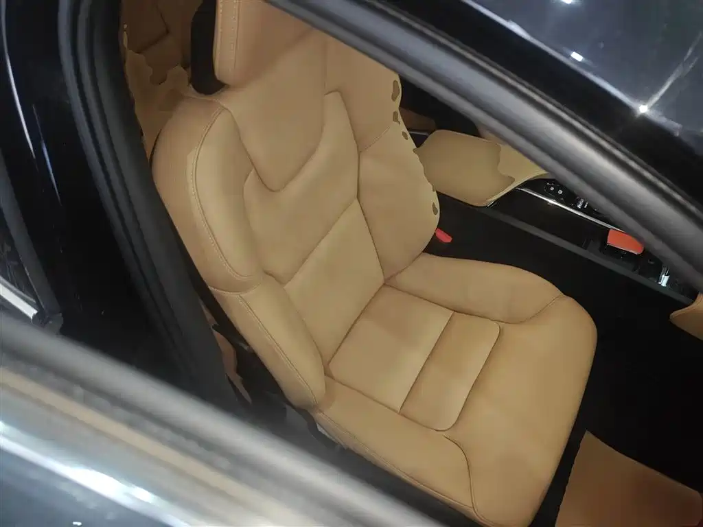 Volvo S90 2018 — фото 17