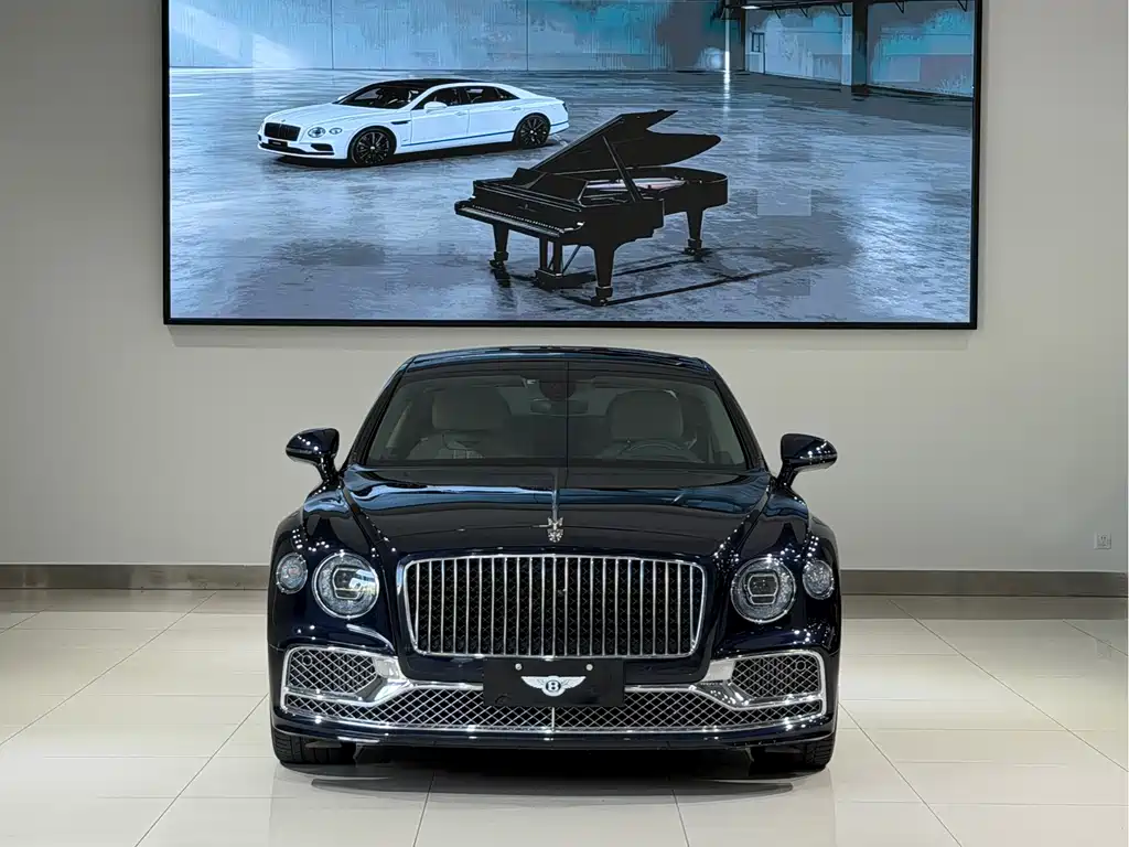 Bentley Flying Spur 2021 — фото 2