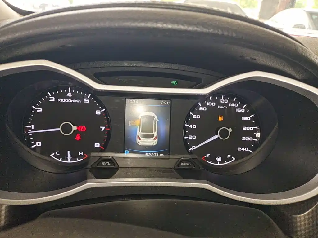 Geely Emgrand GS 2018 — фото 12