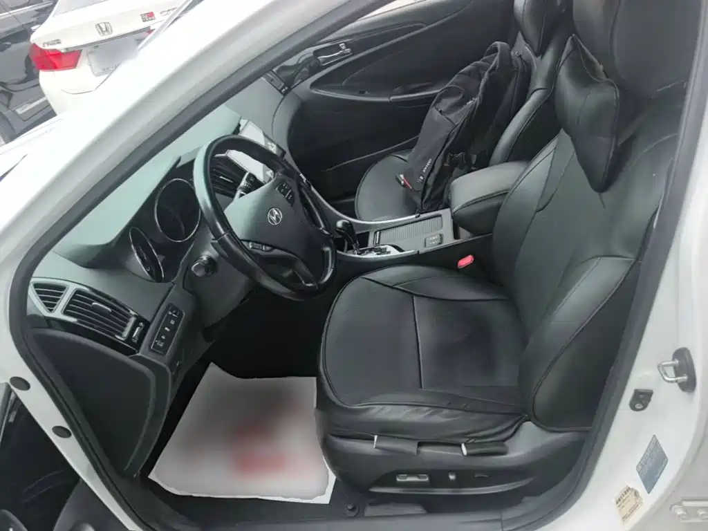 Hyundai Sonata 2015 — фото 15