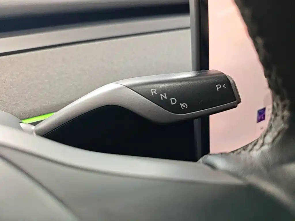 Tesla Model Y 2023 — фото 14