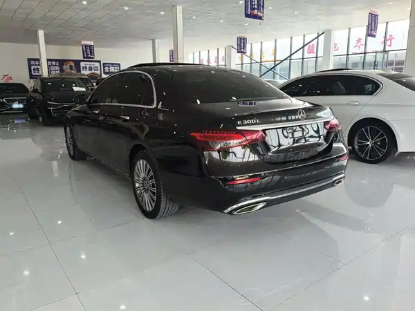 Mercedes-Benz E-Class 2023