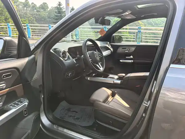 Mercedes-Benz GLB 2021