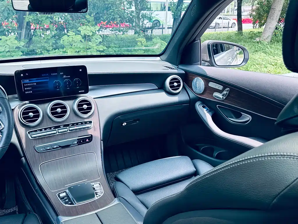 Mercedes-Benz GLC 2021 — фото 29