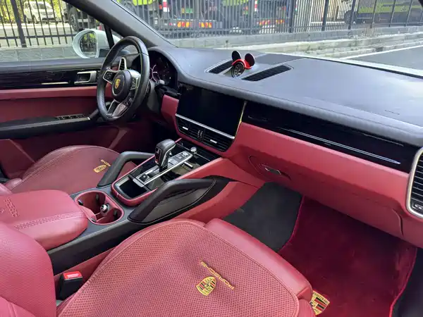 Porsche Cayenne 2022