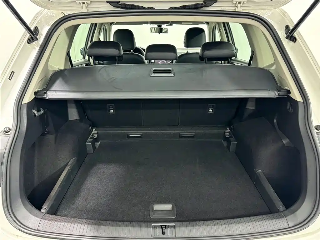 Volkswagen Tiguan L 2018 — фото 15