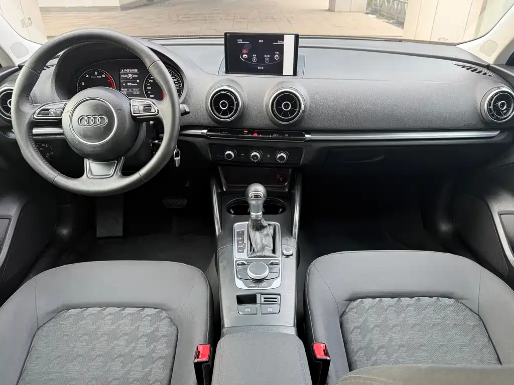 Audi A3 2015 — фото 9