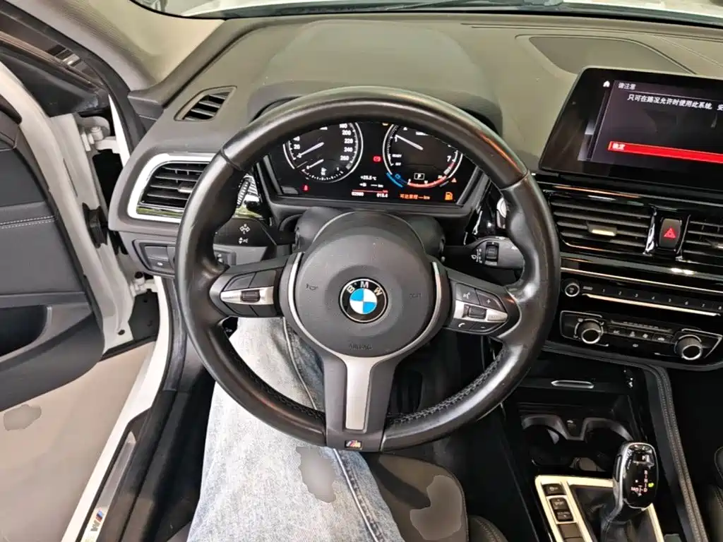 BMW 1 Series 2021 — фото 11