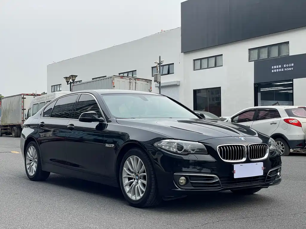 BMW 5 Series 2015 — фото 3