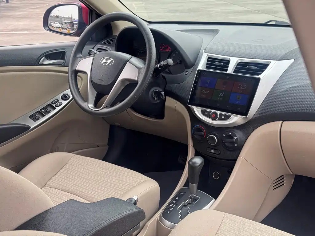 Hyundai Verna 2015 — фото 8