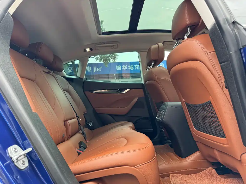 Maserati Levante 2019 — фото 10