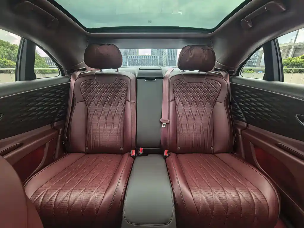 Bentley Flying Spur 2021 — фото 11