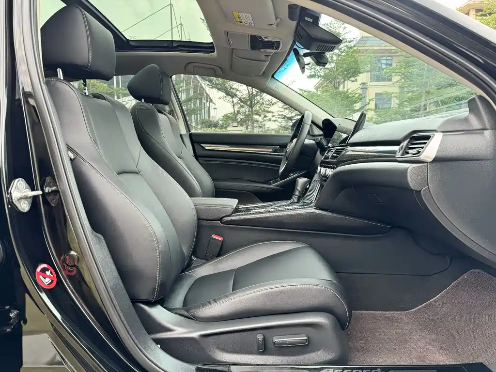 Honda Accord 2023 — фото 16