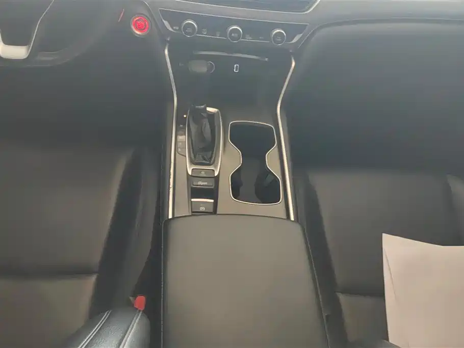Honda Accord 2020 — фото 16