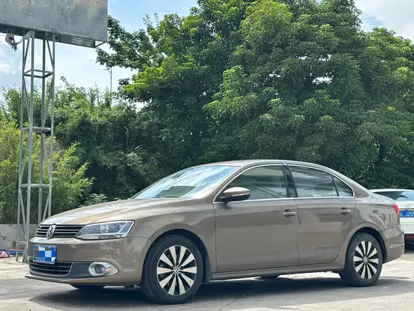 Volkswagen Sagitar 2012