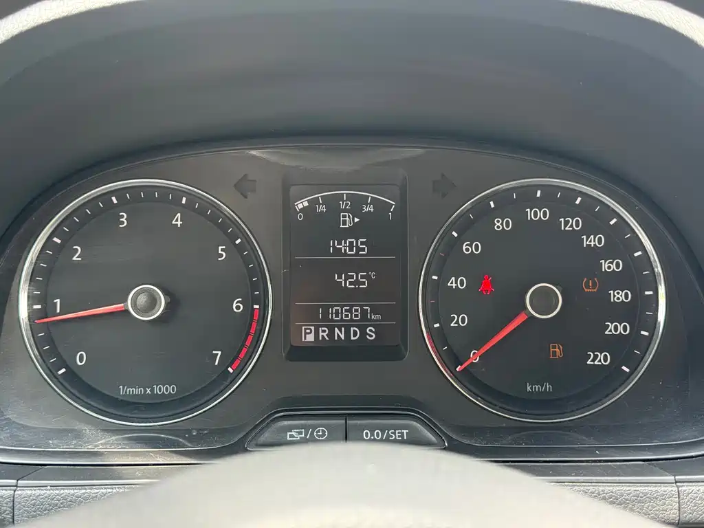 Volkswagen Lavida 2013 — фото 12