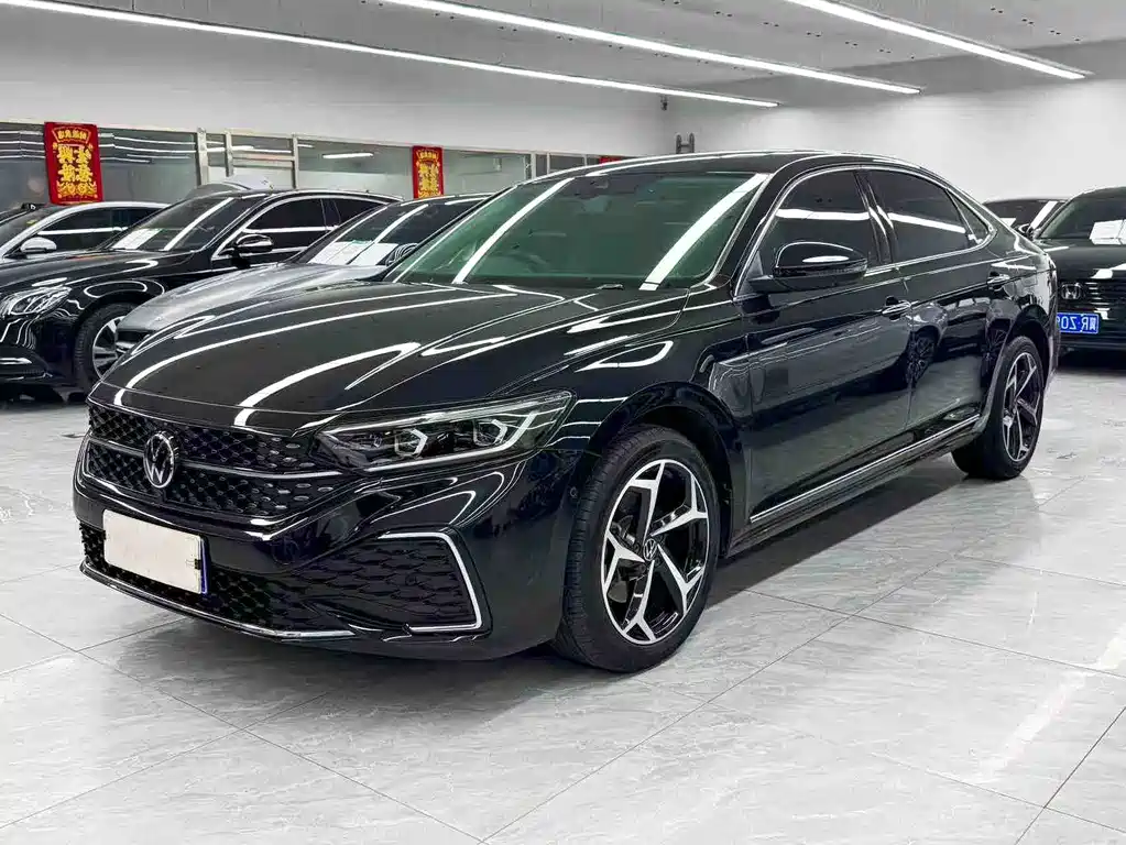 Volkswagen Passat 2023