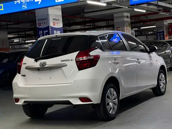 Toyota Yaris L 2022