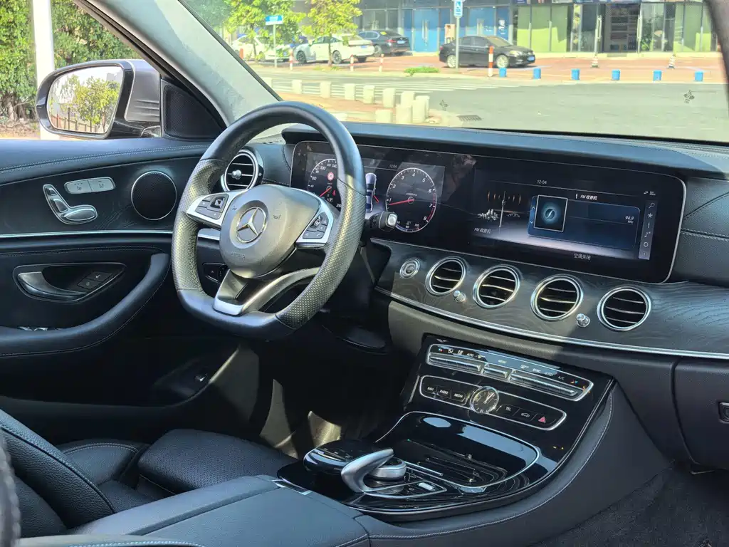 Mercedes-Benz E-Class 2017 — фото 10