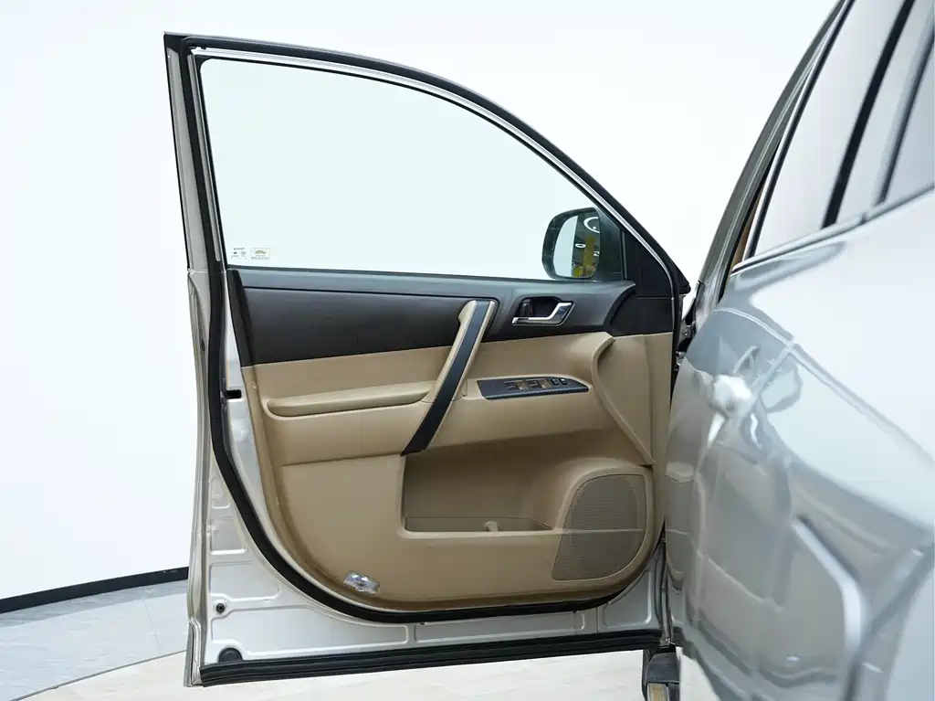 Toyota Highlander 2010 — фото 16