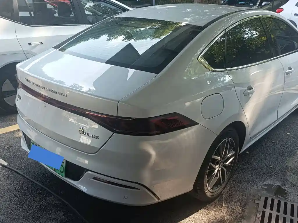 BYD Qin PLUS 2022 — фото 10
