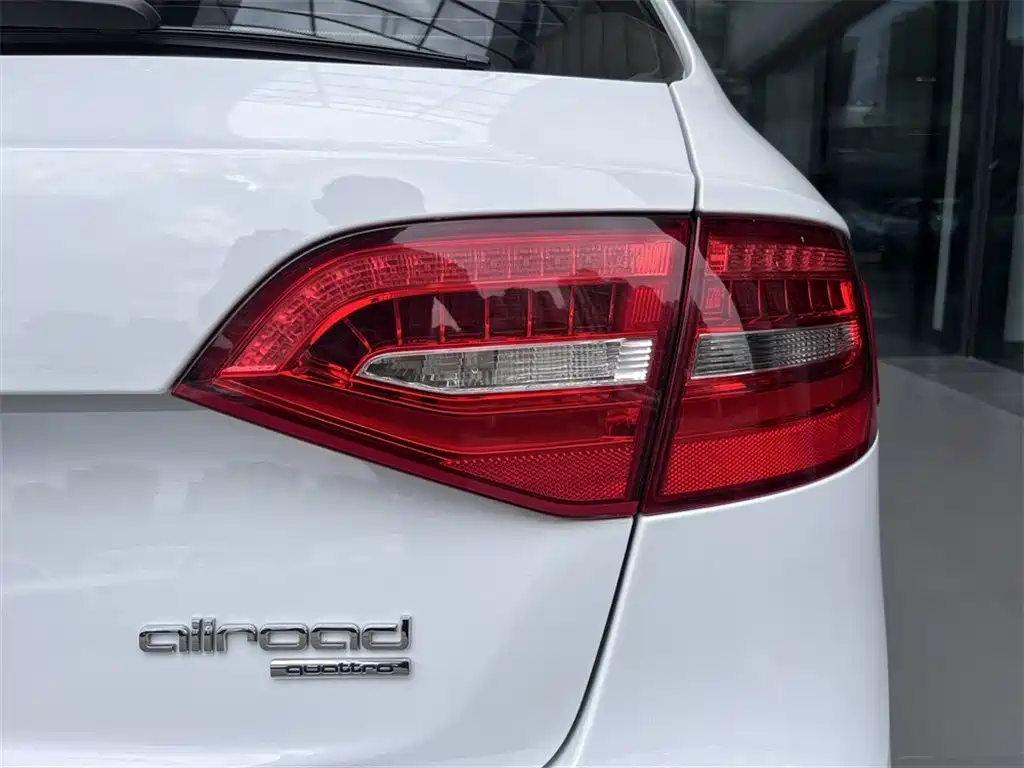 Audi A4 2014 — фото 14
