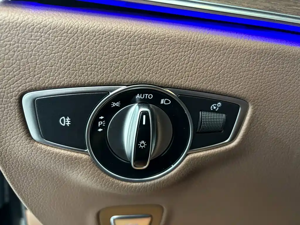 Mercedes-Benz E-Class 2022 — фото 31