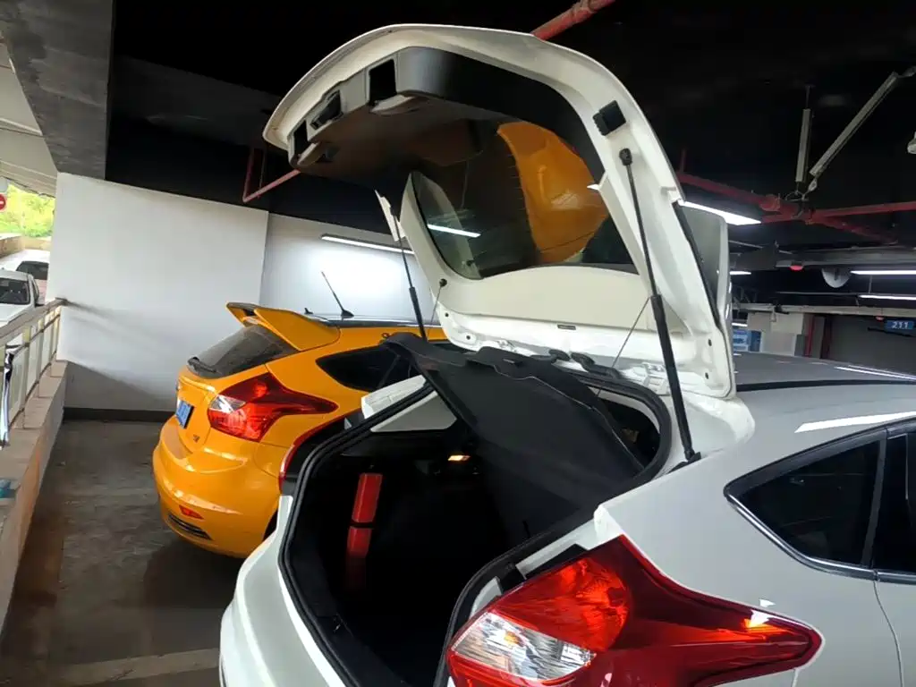 Ford Focus 2015 — фото 19