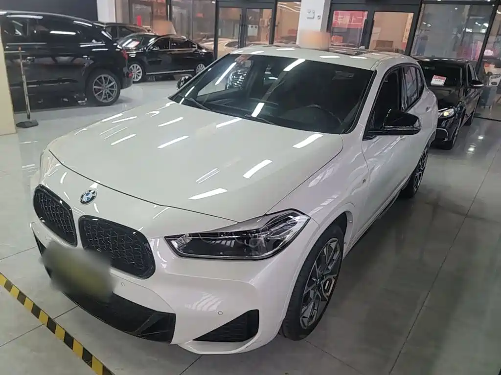 BMW X2 2022 — фото 1