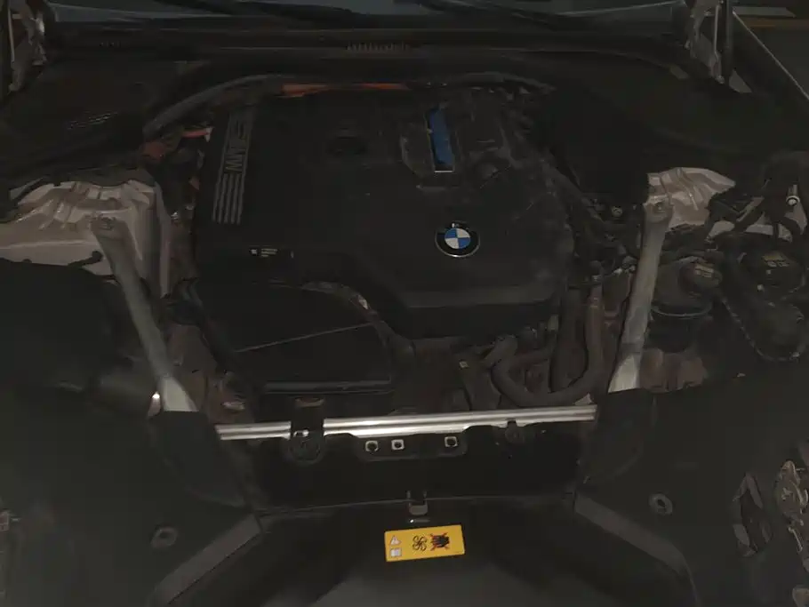 BMW 5 Series New Energy 2021 — фото 10