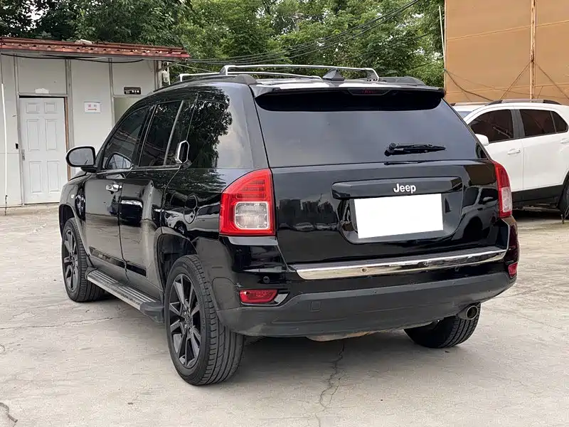 Jeep Compass 2013 — фото 15