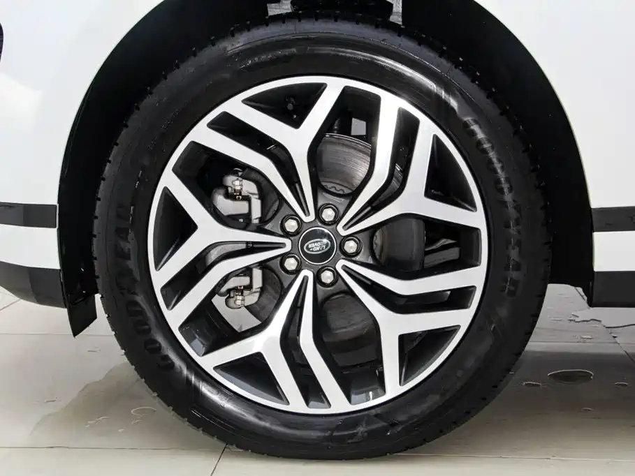 Land Rover Range Rover Evoque 2025 — фото 12