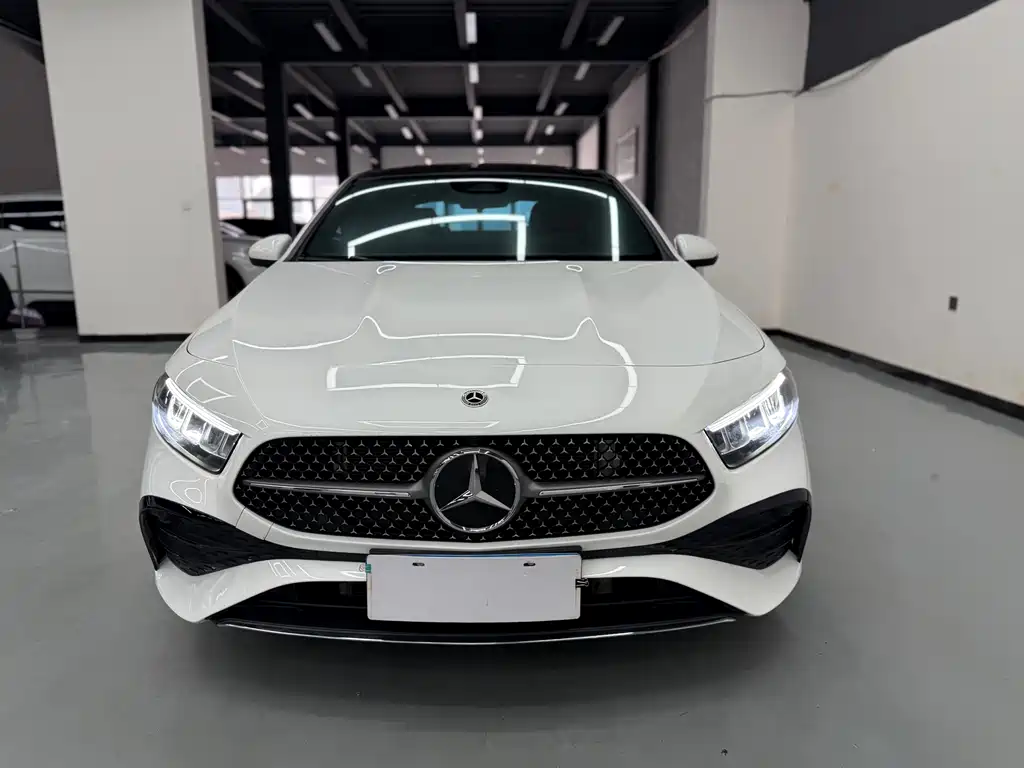 Mercedes-Benz A-Class 2023 — фото 2