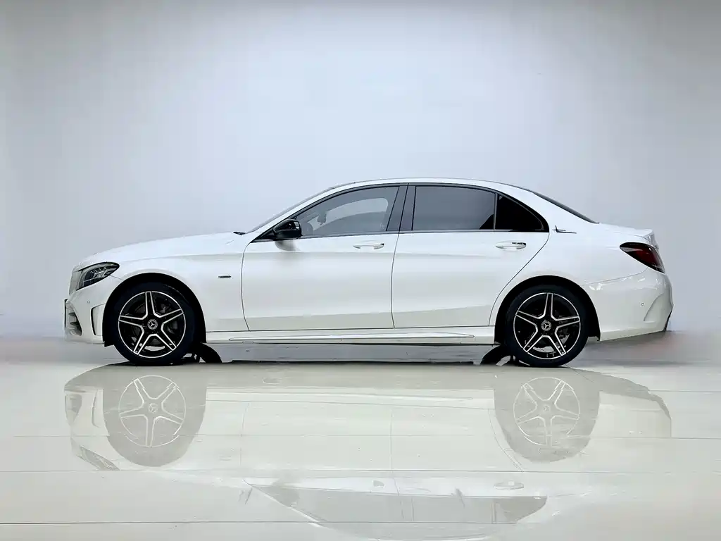 Mercedes-Benz C-Class 2021
