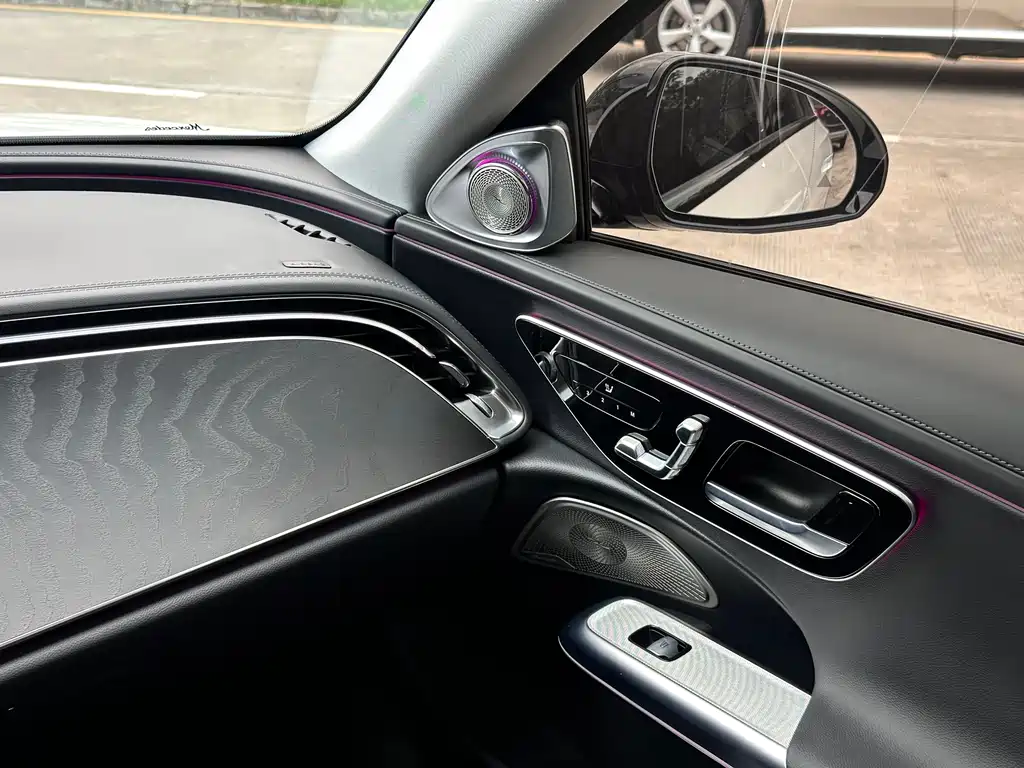 Mercedes-Benz E-Class 2024 — фото 20