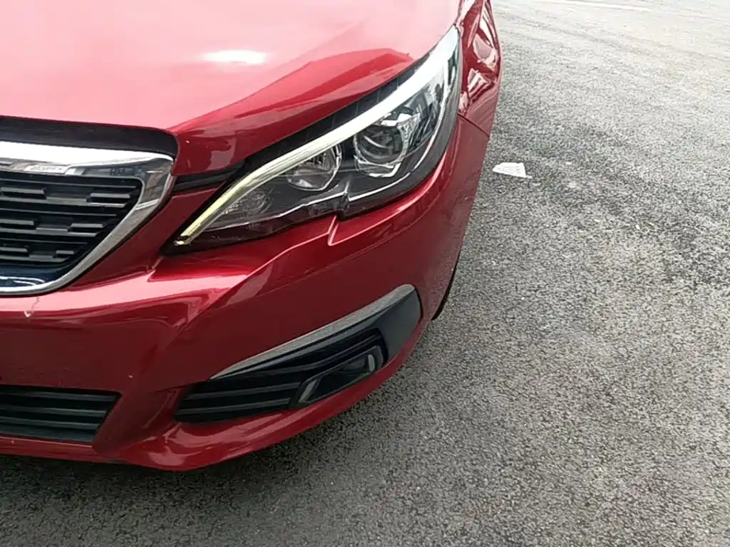 Peugeot 308 2017 — фото 24