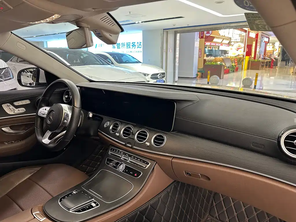 Mercedes-Benz E-Class 2019 — фото 13