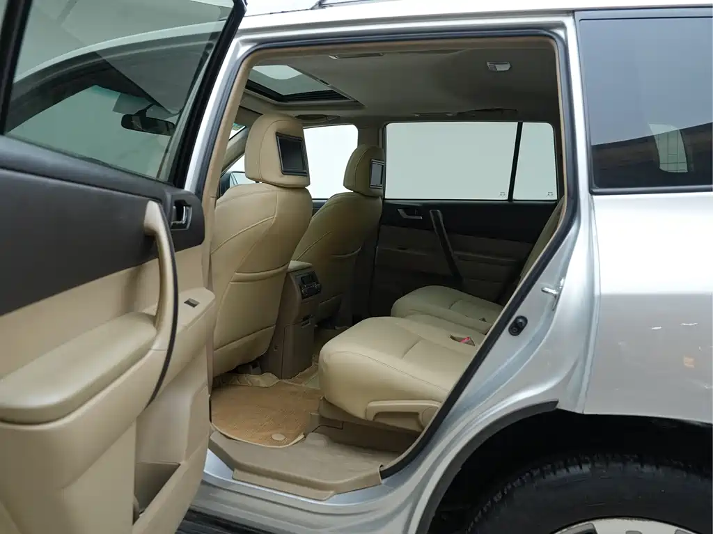 Toyota Highlander 2010 — фото 14